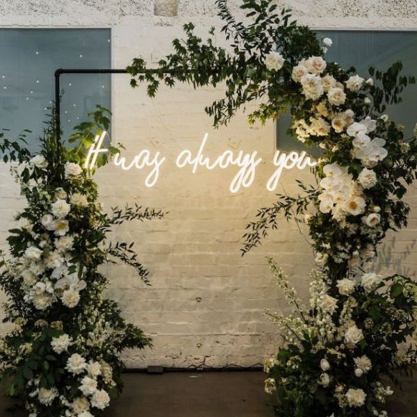 Choice Tips: What Size Neon Sign For Wedding?